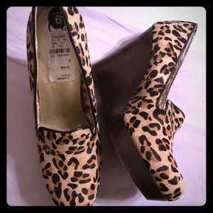 Size 9 Seychelle leopard platforms.